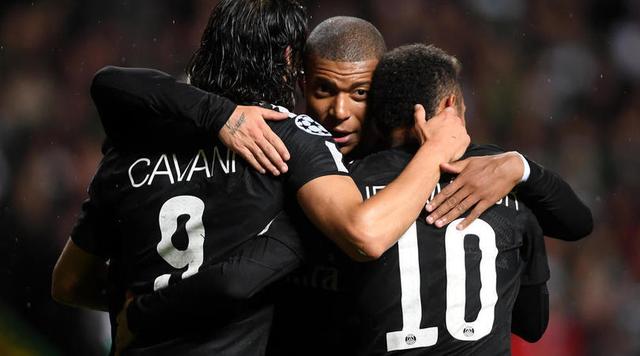 媒体：巴黎球员维蒂尼亚当选葡萄牙本年度最佳球员（媒体：巴黎中场维蒂尼亚荣膺葡萄牙年度最佳球员）