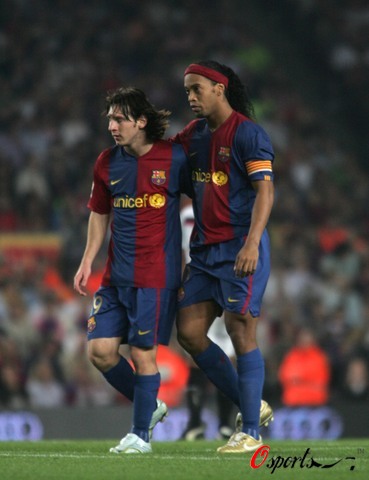 尤尔曼德：药厂目前无法和顶级球队比；阿隆索刚来时情况也这样