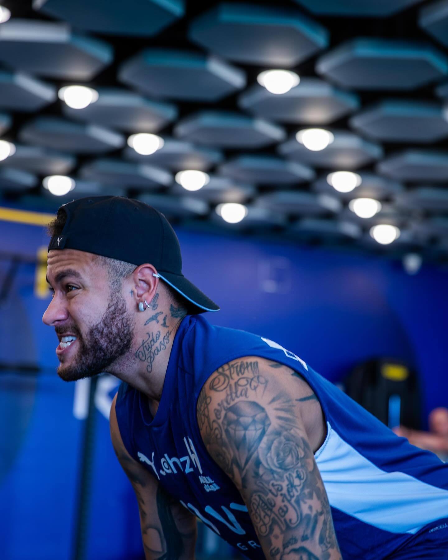 桑德兰冬窗再追贡多齐！已重启转会谈判（桑德兰冬窗再度求购贡多齐，转会谈判重启）