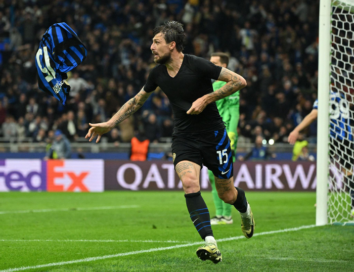 重返狼队？特劳雷或成救主！英超副班长向昔日功臣伸出橄榄枝（英超副班长向狼队旧将特劳雷发出邀约，他能否回归力挽狂澜？）