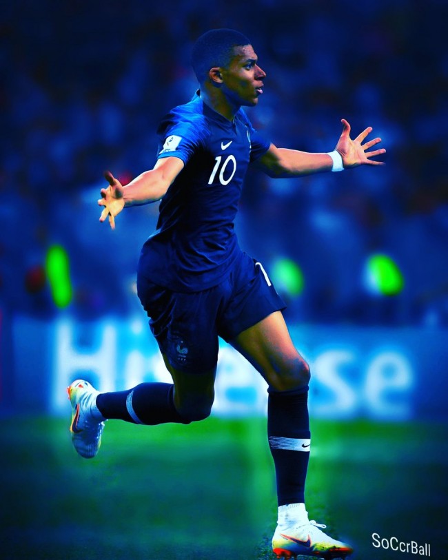 利物浦vs利兹首发：萨拉赫连续三场替补，埃基蒂克、维尔茨先发