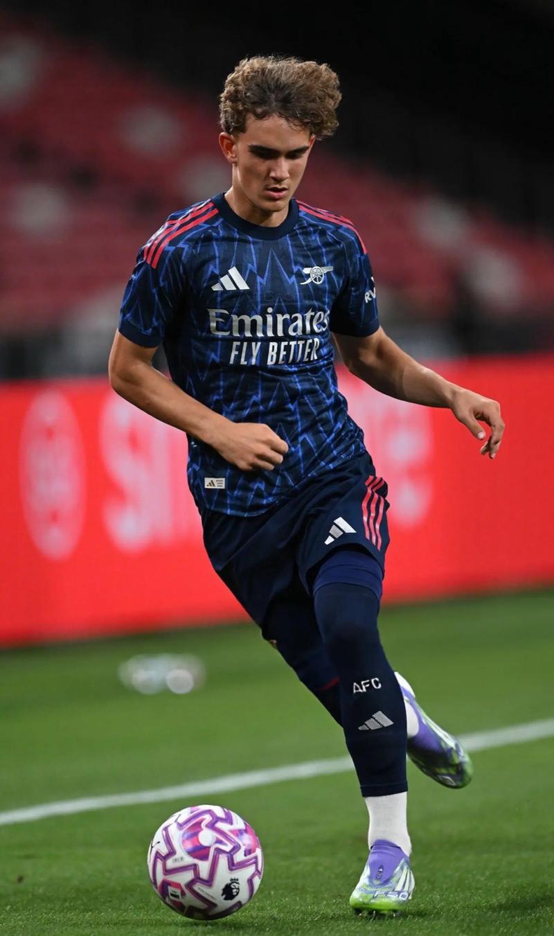 记者：利物浦目前没计划今夏第二次报价伊萨克