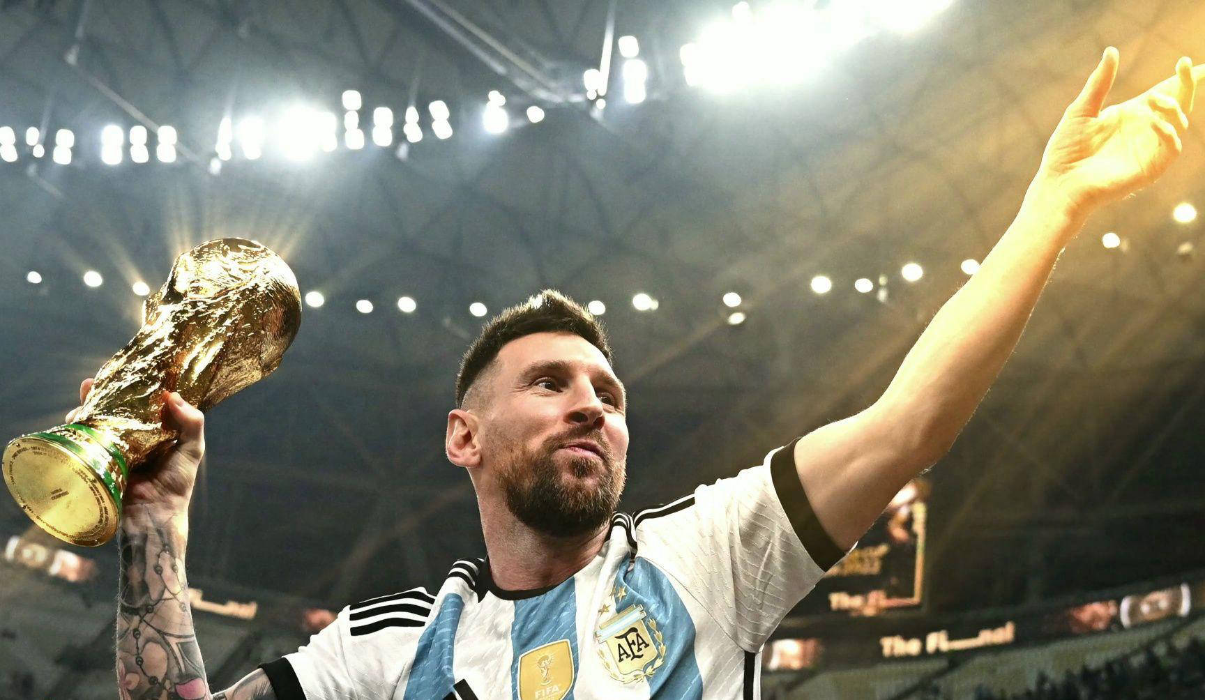 33岁孙兴慜自宣离队，10年热刺生涯收获英超金靴+欧联杯冠军（33岁孙兴慜官宣告别热刺：十年征程斩获英超金靴与欧联杯冠军）