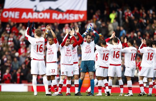 世体：巴萨与格伊已经有数周没有联系，拜仁和利物浦给的更多（世体：巴萨与格伊已数周无联系，拜仁与利物浦开价更高）