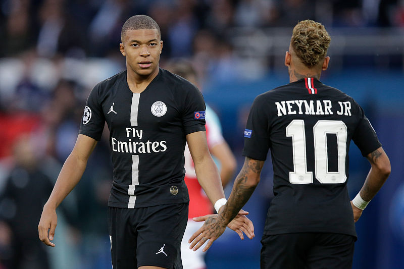 足球中超高层会议召开，讨论联赛未来（中超高层会议召开 商讨联赛未来走向）