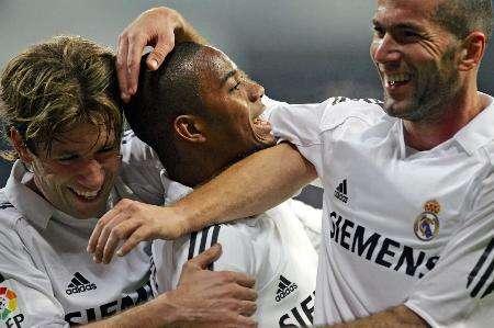 绿帽哥：曼联CEO已将哈维视为接替阿莫林的头号人选（消息称曼联CEO已将哈维列为接替阿莫林的首选）