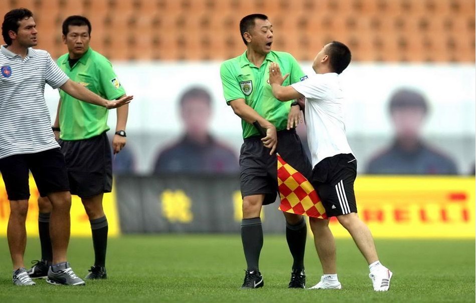 英超-曼城3-0轻取水晶宫，哈兰德梅开二度福登贴地斩破门（英超：曼城3-0完胜水晶宫，哈兰德梅开二度，福登低射破门）