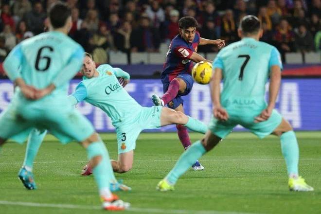 澳超联赛中央海岸水手vs悉尼FC因恶劣天气推迟至18：30进行