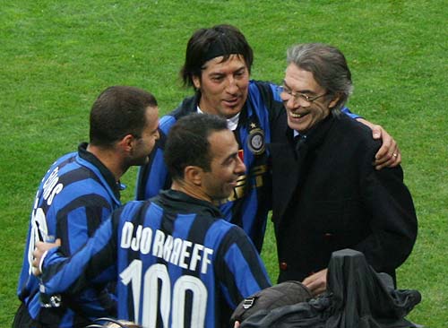 火星撞地球！枪手领跑英超&欧冠0丢球，拜仁新赛季17胜1平不败（世纪碰撞！枪手英超领跑欧冠零失球，拜仁新季17胜1平仍不败）